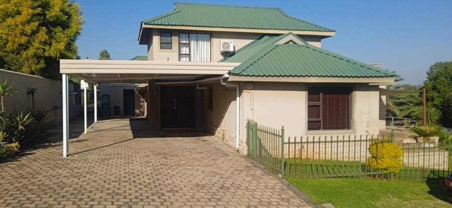 4 Bedroom Property for Sale in Kosmos North West